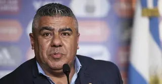 আর্জেন্টাইন ফুটবল অ্যাসোসিয়েশনের সভাপতির দেশত্যাগে নিষেধাজ্ঞা